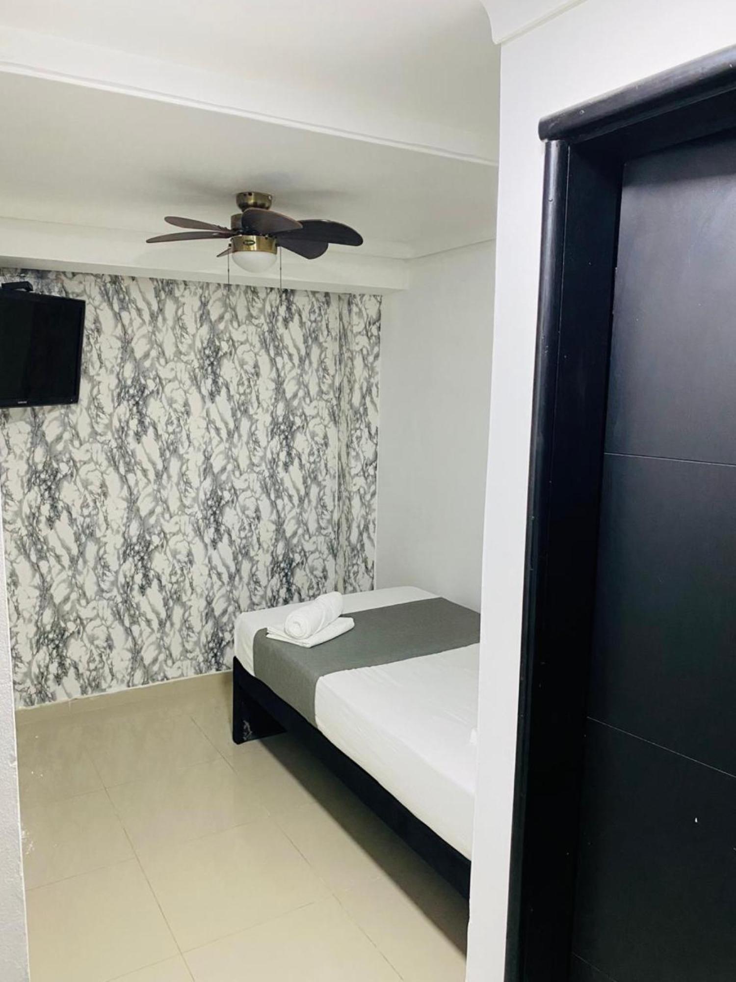 Hotel Tree House 메딜린 외부 사진